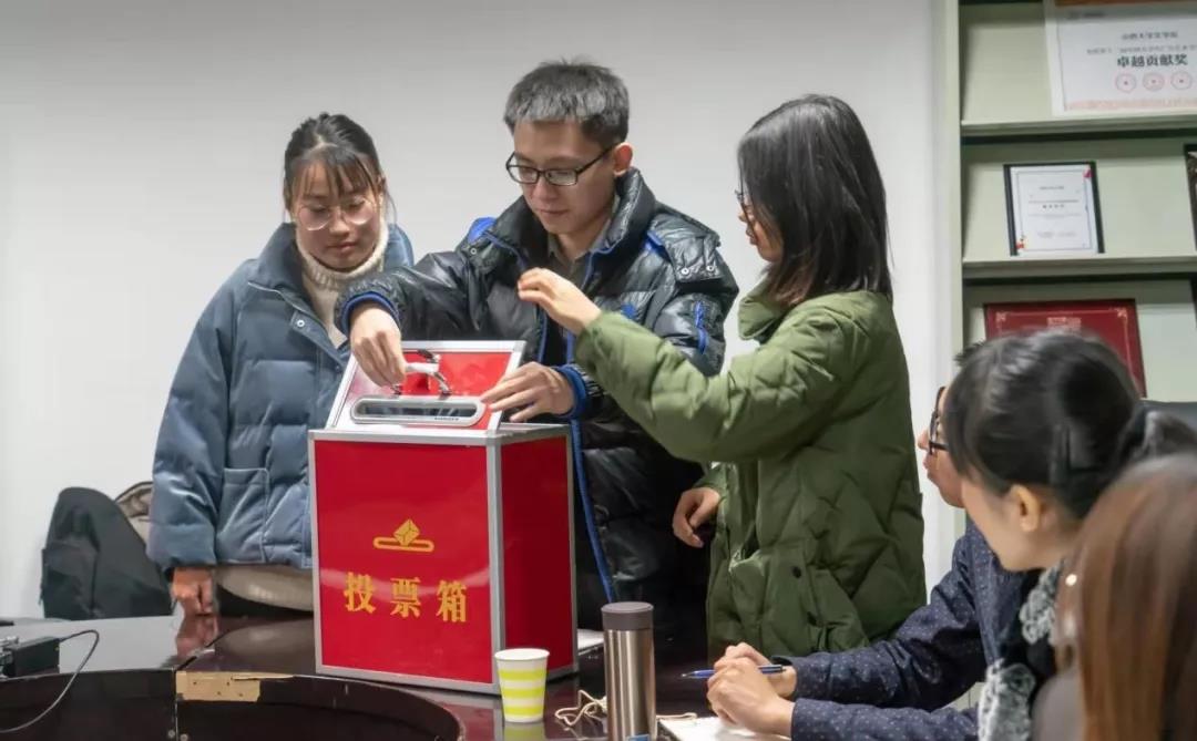 de8ea97bf1404f52accddd4a42542859.jpg de8ea97bf1404f52accddd4a42542859.jpg