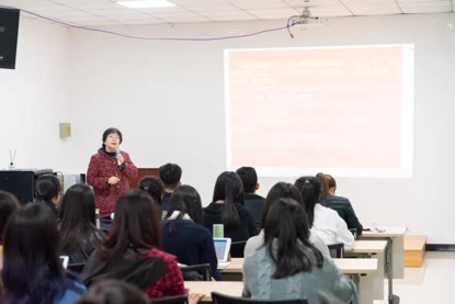 007ed8e3486943ab9a88d70cc405df35.jpg 师生图片 2.jpg